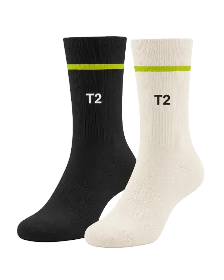 Calcetines blanco y negro con marca T2