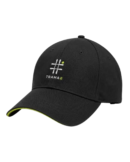 Gorra negra con logo trama2
